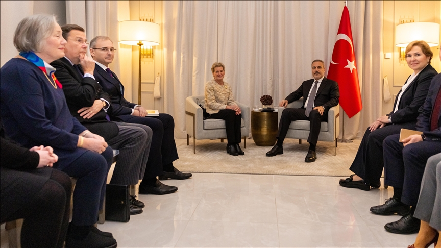 Bakan Fidan, Finlandiya'daki Tatar toplumunun çatı kuruluşu Finlandiya İslam Cemaati temsilcilerini kabul etti