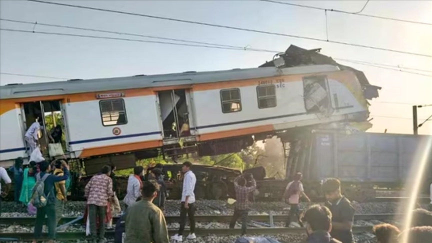 الهند.. مصرع 8 أشخاص في تصادم قطارين