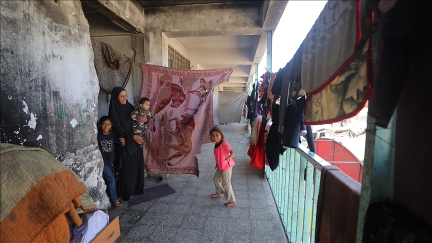 UNRWA: “Cerca de 75.000 personas desplazadas se refugian en más de 100 edificios de la” agencia de la ONU