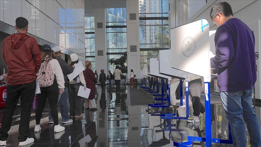 New Yorklular yeni belediye başkanını belirlemek için sandık başına gidiyor