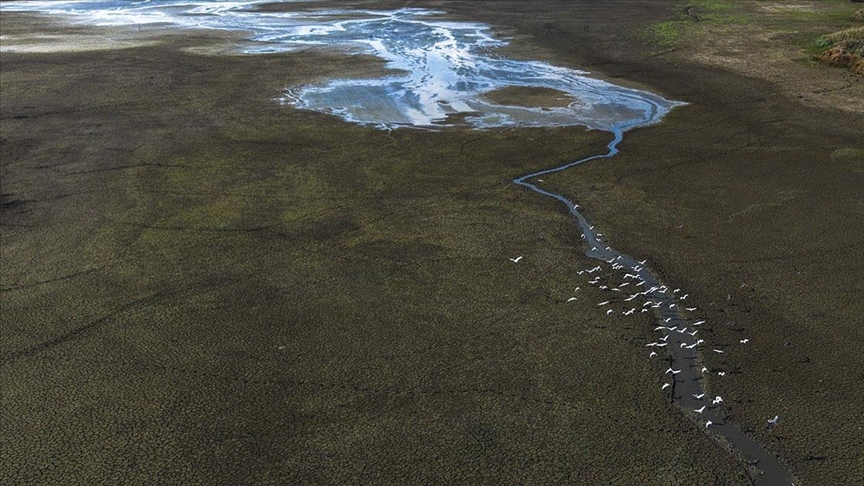 Belevi Gölü, yaşanan kuraklık nedeniyle alarm veriyor