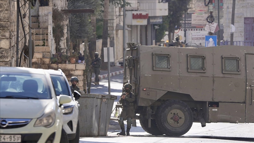 الضفة.. جيش إسرائيل يقتحم بلدة طمون مصحوبا بتعزيزات عسكرية 