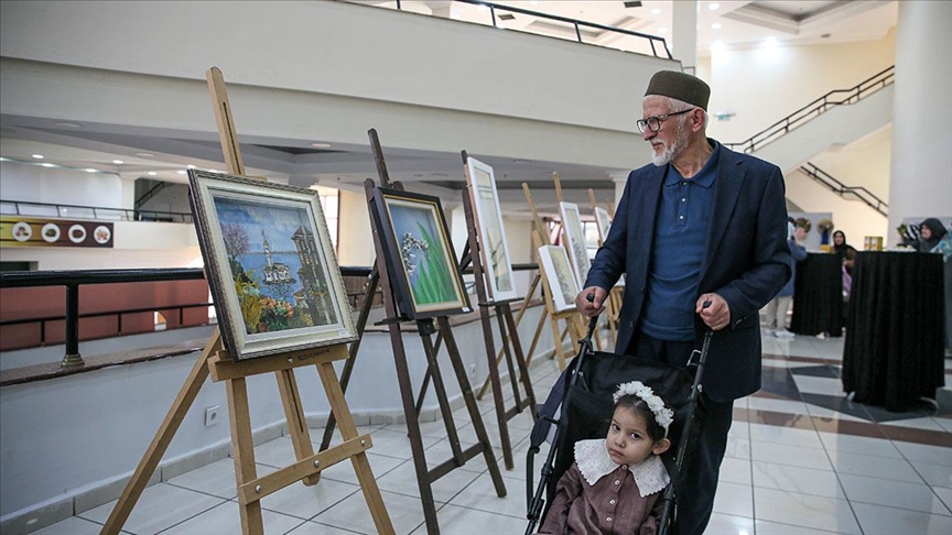 Yeşilay gönüllüsü sanatçı, eserlerinin gelirini bağımlılıktan kurtulmak isteyenler için bağışlayacak