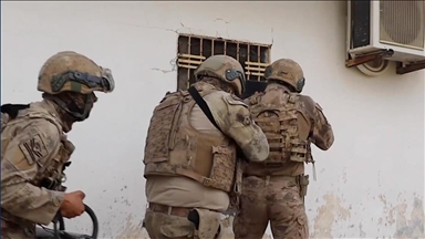 Organize suç örgütlerine yönelik operasyonlarda 64 şüpheli yakalandı