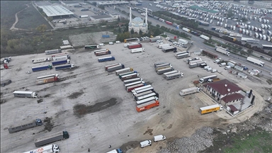 Kapıkule'deki tır kuyruğu sorunu Valiliğin "gurbetçi otoparkı"nı açmasıyla çözüldü