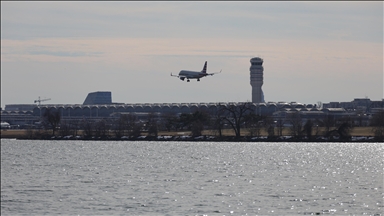 ABD'de bir yolcu uçağına bomba ihbarı yapıldı, uçuşlar bir süre durduruldu
