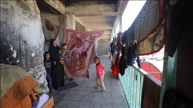 UNRWA: “Cerca de 75.000 personas desplazadas se refugian en más de 100 edificios de la” agencia de la ONU