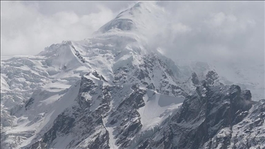 Avalanche kills 7 mountaineers in Nepal