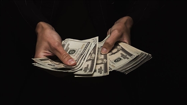 Dolar endeksi 3 ayın ardından 100 seviyesinin üzerini test etti