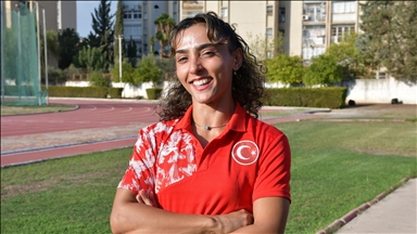 Milli sırıkla atlamacı Parlak "çıtayı" yine en üste koyacak