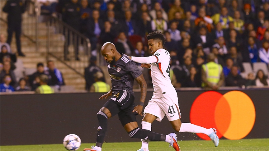 قدم.. كاراباخ أغدام يواصل مفاجآته بدوري الأبطال ويتعادل مع تشيلسي