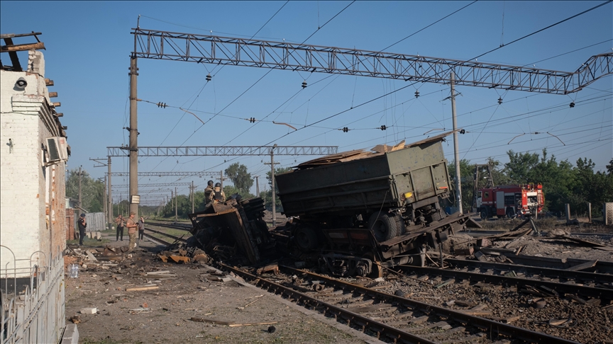 Ukraine halts railway link to Kramatorsk indefinitely amid intense clashes in Donetsk