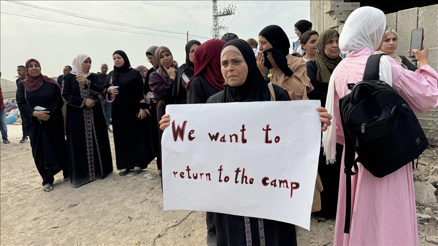 İsrail'in yerinden ettiği Filistinliler, Batı Şeria'da evlerine dönmek için gösteri düzenledi