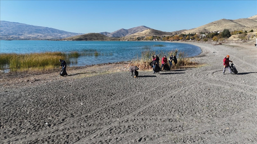 Li dora Gola Hezarê 10 ton zibil hat berhevkirin