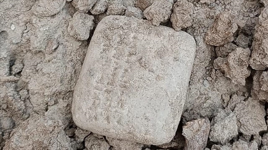 Археологи обнаружили в Кении каменные орудия возрастом около 2,5 млн лет