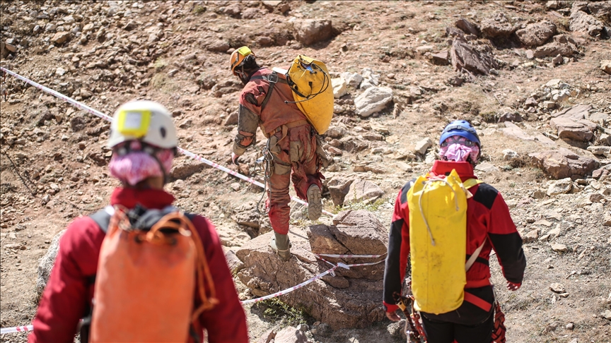Nepal recovers bodies of 2 foreign mountaineers, search for 3 continues