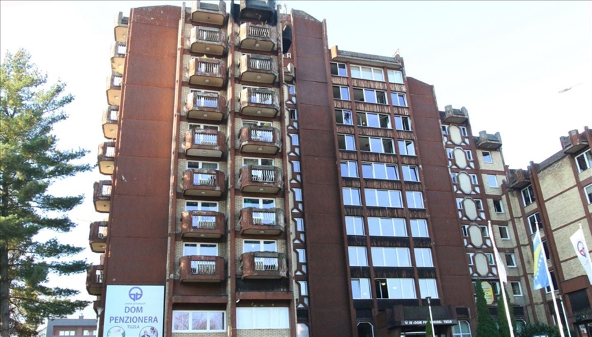 Најмалку 11 загинати во пожар во Дом за пензионери во Тузла, БиХ