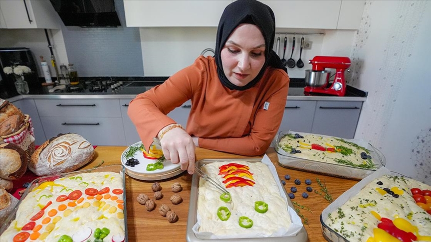 Bankacılığı bırakan Diyarbakırlı şef ekmeği sanatla buluşturdu
