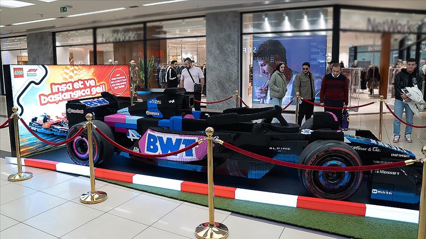 400 bin "lego" parçasıyla yapılan Formula 1 aracı Ankara'da sergileniyor