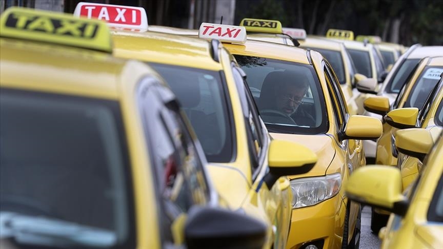 Водители такси в Афинах объявили 48-часовую забастовку