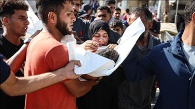 غزة.. إسرائيل تقتل فلسطينيين بدعوى اجتيازهما "الخط الأصفر"