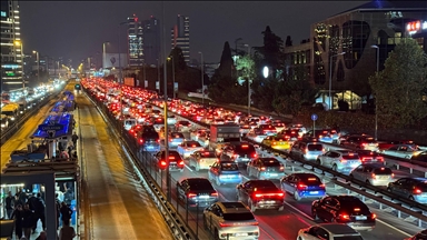 İstanbul'da akşam saatlerinde trafik yoğunluğu yüzde 90'a çıktı