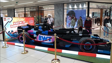 400 bin "lego" parçasıyla yapılan Formula 1 aracı Ankara'da sergileniyor