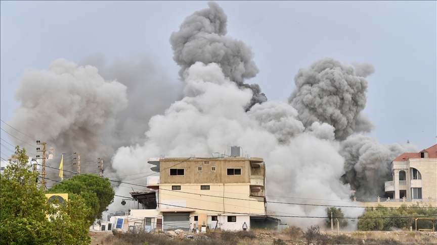 Israël lance des frappes aériennes dans le sud du Liban après un ordre d’évacuation, malgré le cessez-le-feu