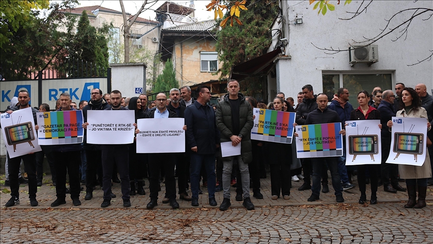  Косово: Вработените во јавниот сервис РТК протестираат поради платите