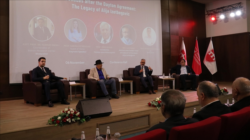 Во Скопје се одржа конференција по повод 100-годишнината од раѓањето на Алија Изетбеговиќ