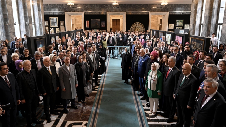 البرلمان التركي يحتضن معرضا فنيا حول غزة