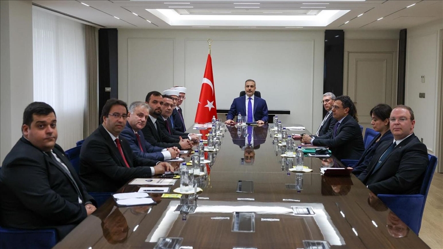 فيدان يلتقي وفدا من أتراك تراقيا الغربية