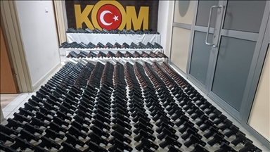 Silah kaçakçılığı yapan şebeke, 11 aylık çalışmayla çökertilmiş