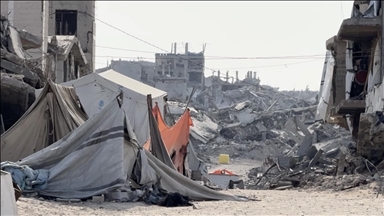 قرب "الخط الأصفر".. أسرة فلسطينية تجاور الموت في غزة 