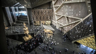 Большой египетский музей содержит более 100 тысяч экспонатов