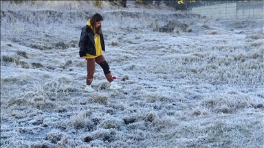 Kars'ta soğuk hava ve kırağı etkili oldu