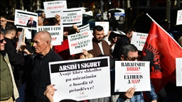 Протест во Албанија против предлог-законот „За родова еднаквост“: Тој е „антинационален и антисемеен“