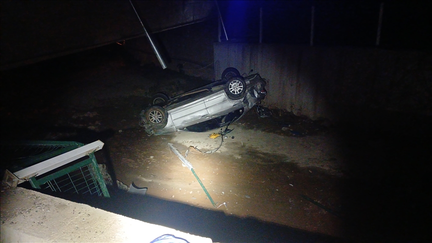 Li Tunceliyê çawîşekî pispor bi otomobîlê ji pireyê ket xwarê û canê xwe ji dest da