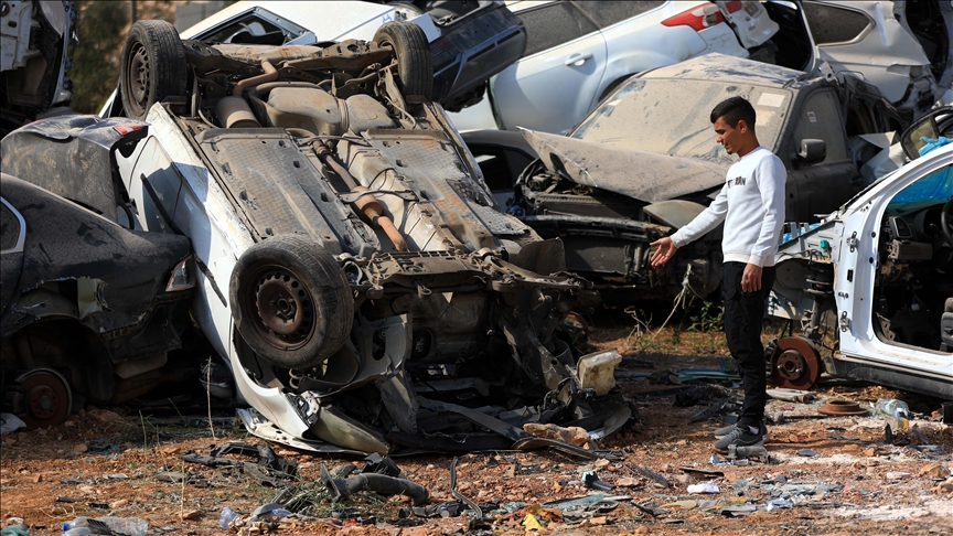 Colonos israelíes ilegales destruyen varias viviendas palestinas y establos en la Cisjordania ocupada