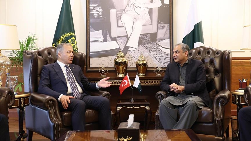 وزيرا داخلية تركيا وباكستان يبحثان تعزيز العلاقات
