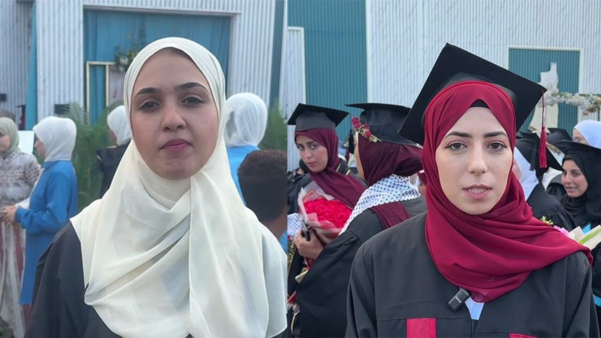 غزة.. رلى وياسمين تعانقان حلم التخرج الجامعي بعد عامين من الإبادة (تقرير)