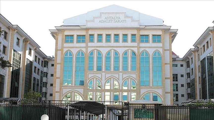 Antalya Büyükşehir Belediyesine yönelik soruşturmada gözaltına alınan 8 şüpheliden 2'si tutuklandı