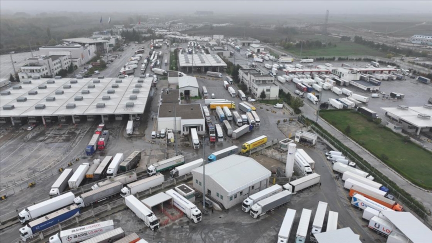 Kapıkule'de son dönemde alınan tedbirlerle saatte geçen tır sayısı rekor sayıya ulaştı