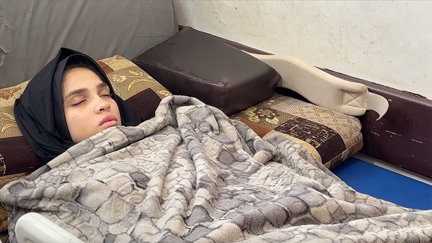 İsrail’in saldırıları Gazzeli Dima'nın görme yetisini, hareket kabiliyetini ve hayallerini elinden aldı