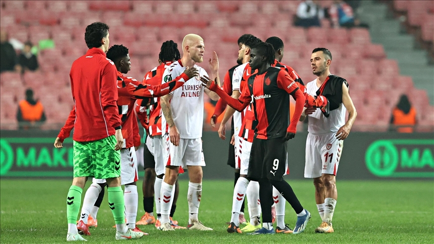 قدم.. صامصون سبور التركي يواصل انتصاراته في دوري المؤتمر الأوروبي