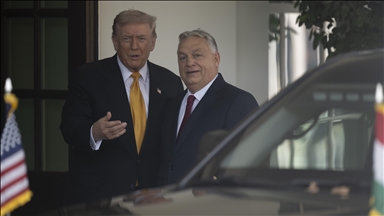 Trump po shqyrton lëshim të mundshëm për Hungarinë që të vazhdojë të blejë naftë ruse