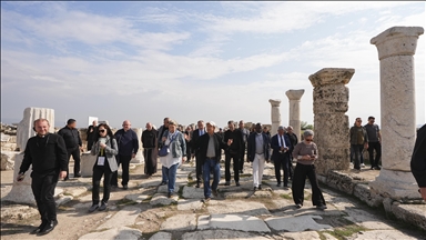 Delegacija Vatikana posjetila drevne gradove u zapadnoj Turskoj uoči historijske posjete pape Lava