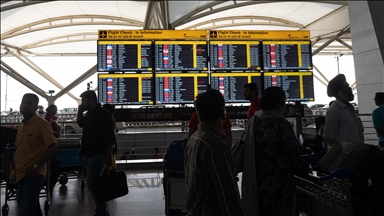 Technical glitch at New Delhi airport delays hundreds of flights