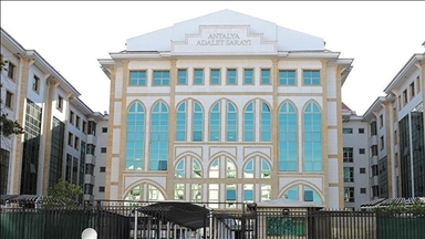 Antalya Büyükşehir Belediyesine yönelik soruşturmada gözaltına alınan 8 şüpheliden 2'si tutuklandı