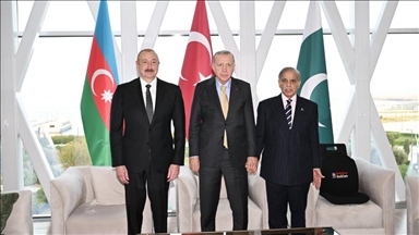 Президент Турции  обсудил с Алиевым и Шарифом региональные и глобальные вопросы